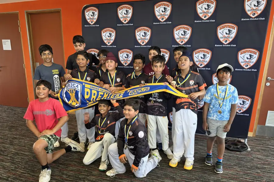 Aintree's Under 11B premiers with the pennant